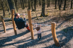 Cvičební prvky na Naučné stezce Holské rybníky